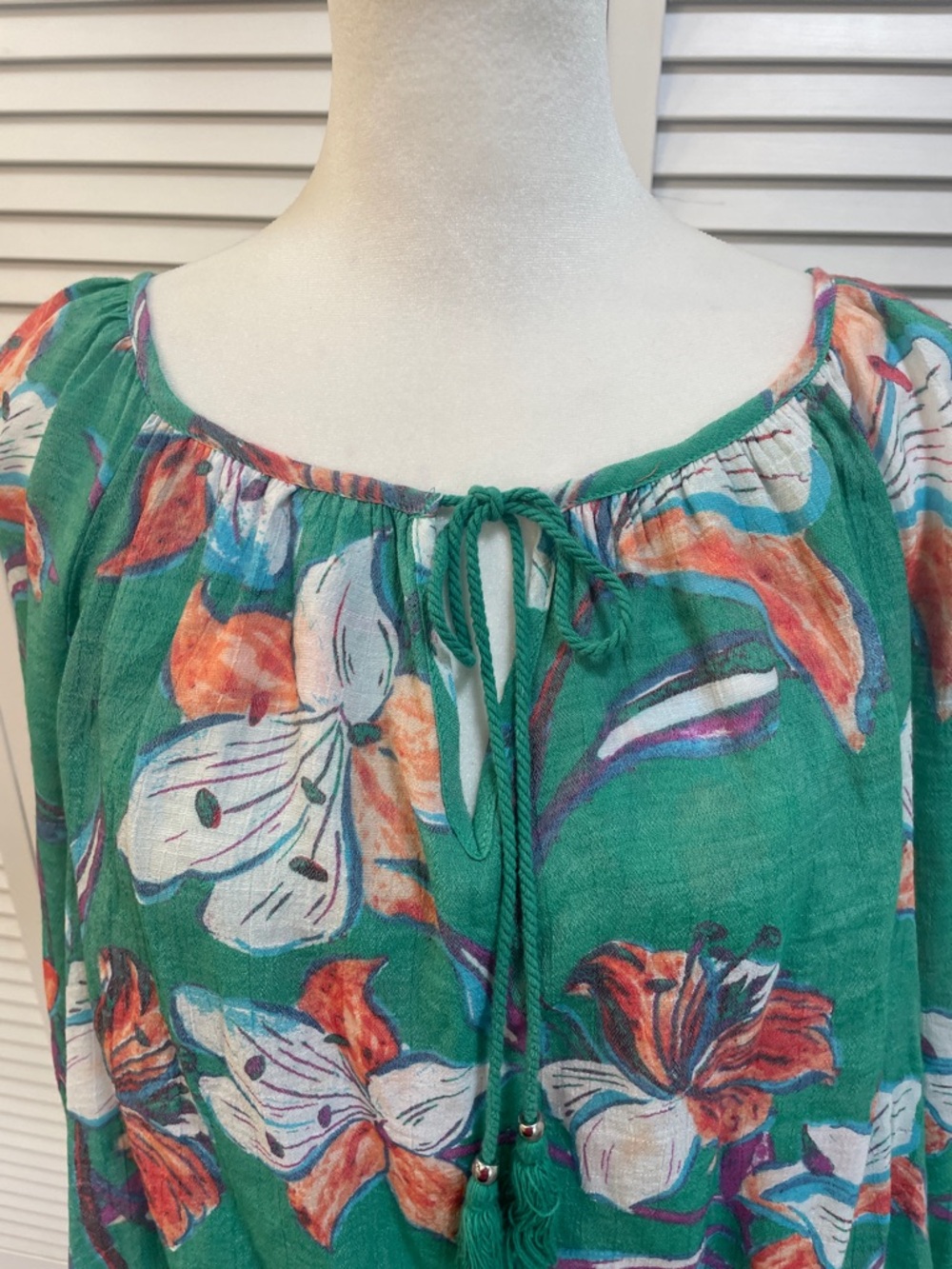 Unique Spectrum Green Floral Peasant Top Lace Trim Size XL